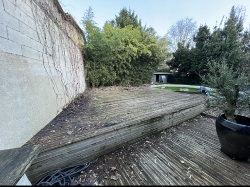 Terrasse en bois avec piscine